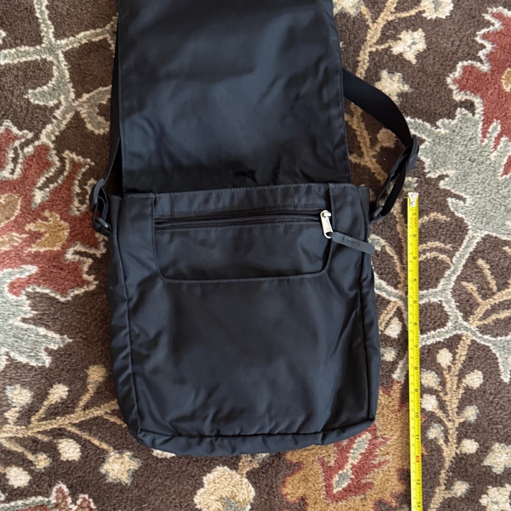 The North Face Black Crossbody Bag - Picture 2 of 6